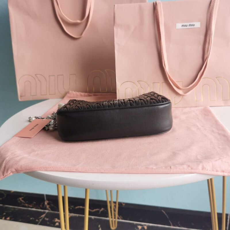 miu-miu-matelasse-pearl-black-gallery-3