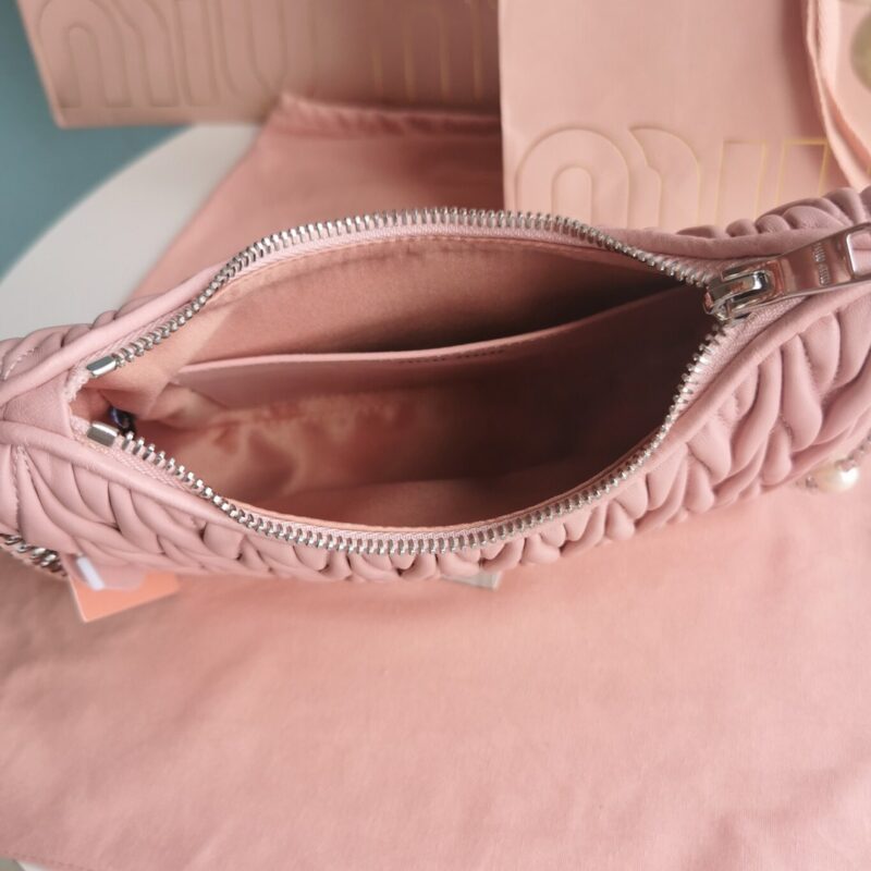 miu-miu-matelasse-pearl-pink-gallery-3