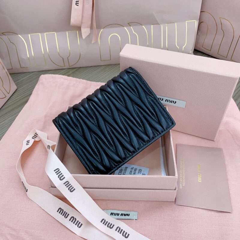 miu-miu-pocket-wallet-black-gallery-2