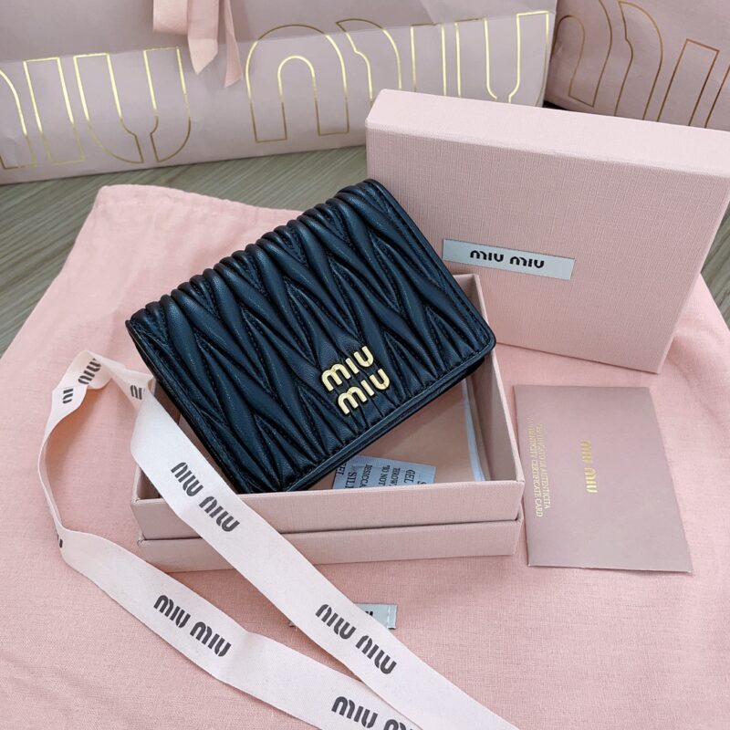 miu-miu-pocket-wallet-black-gallery-4
