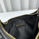 miu-miu-wander-black-gallery-3