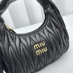 miu-miu-wander-black-gallery-8