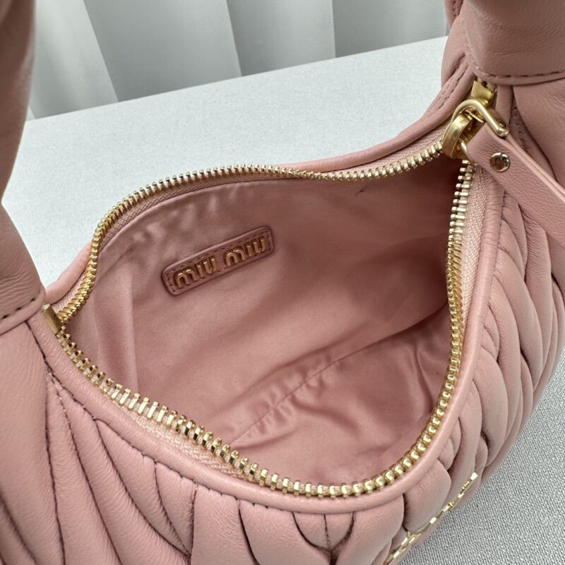 miu-miu-wander-pink-gallery-2