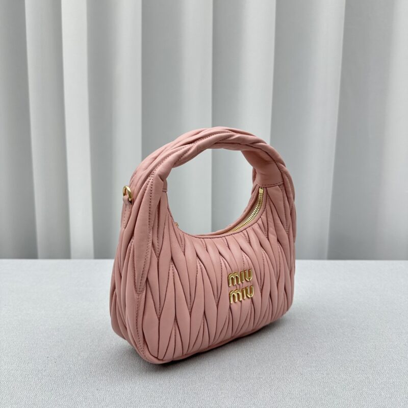 miu-miu-wander-pink-gallery-4