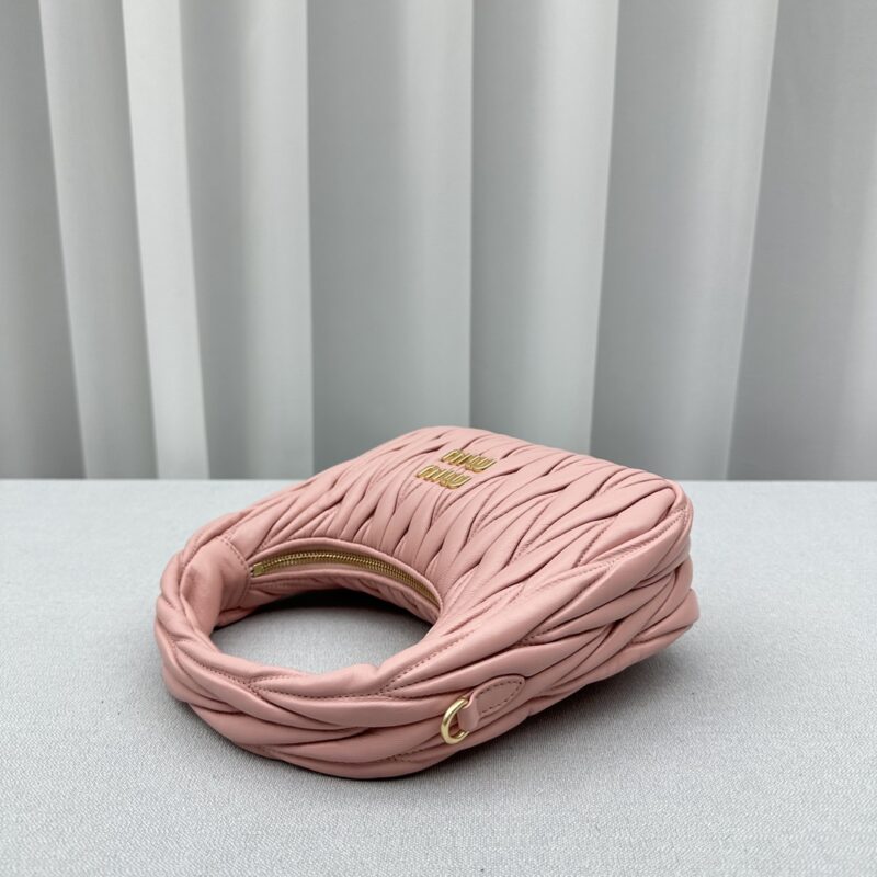 miu-miu-wander-pink-gallery-8