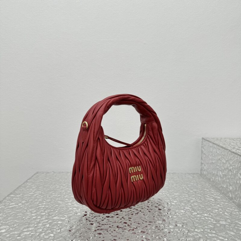 miu-miu-wander-red-gallery-2