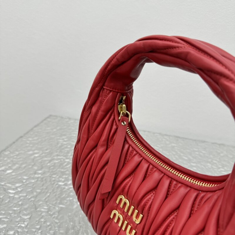 miu-miu-wander-red-gallery-4