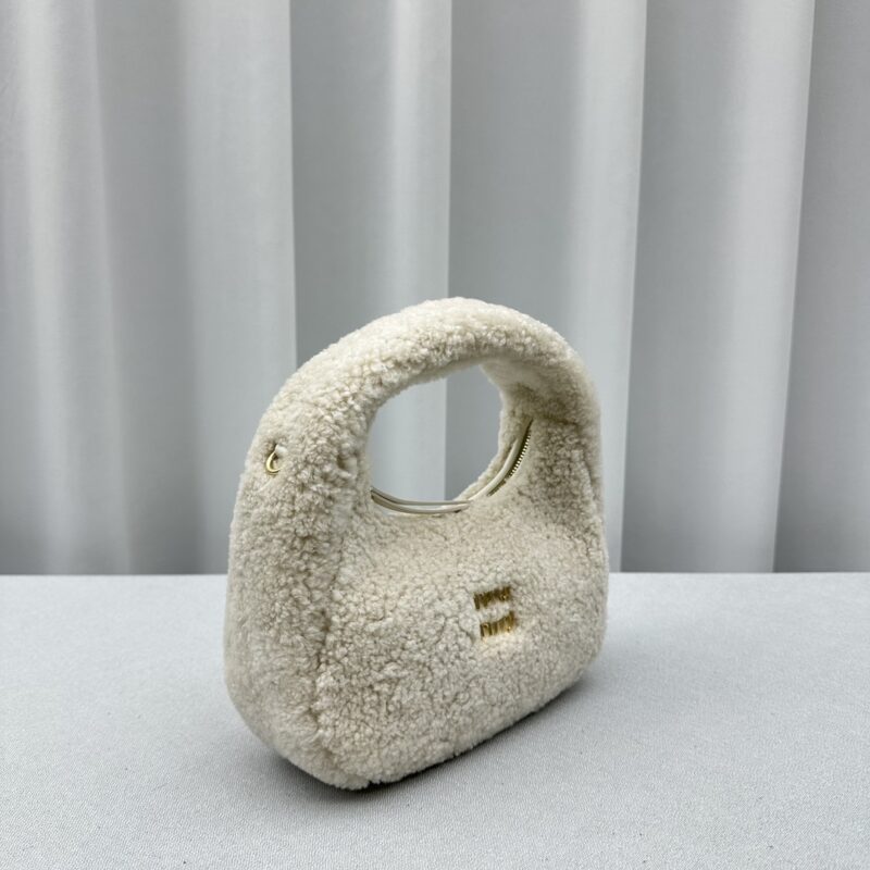 miu-miu-wander-white-wool-gallery-1