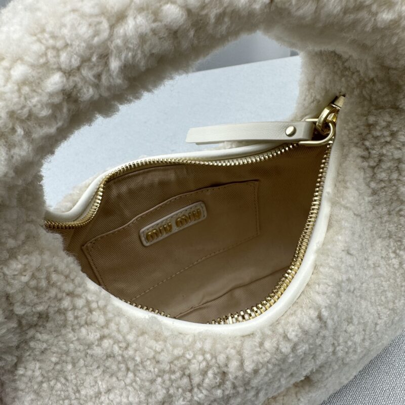 miu-miu-wander-white-wool-gallery-2