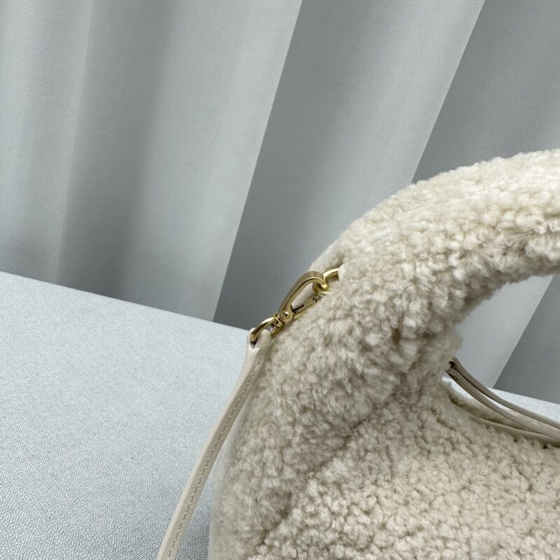 miu-miu-wander-white-wool-gallery-5
