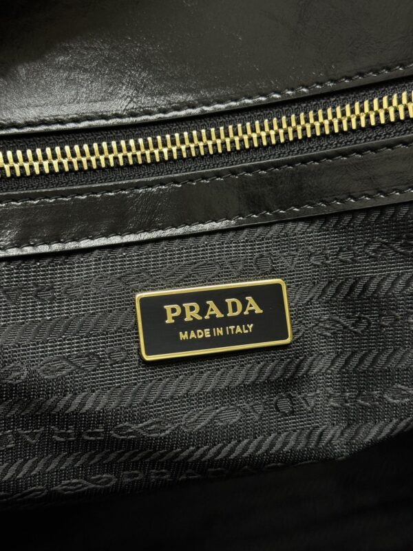 prada-antique-nappa-tote-black-gallery-1
