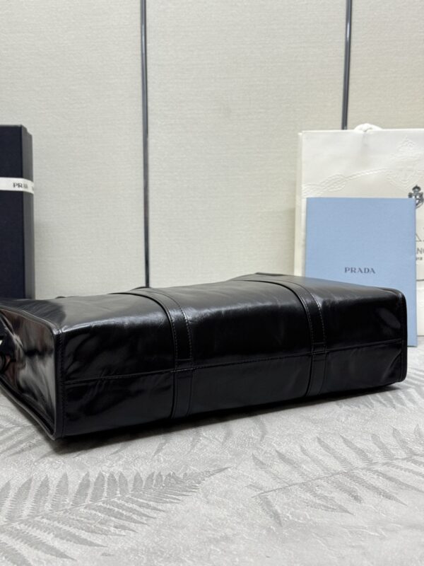 prada-antique-nappa-tote-black-gallery-2