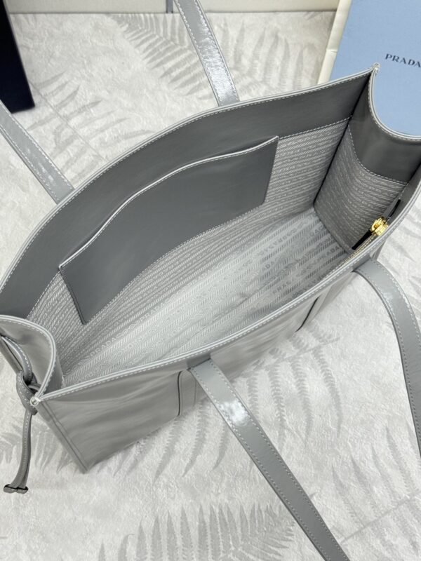 prada-antique-nappa-tote-grey-gallery-3