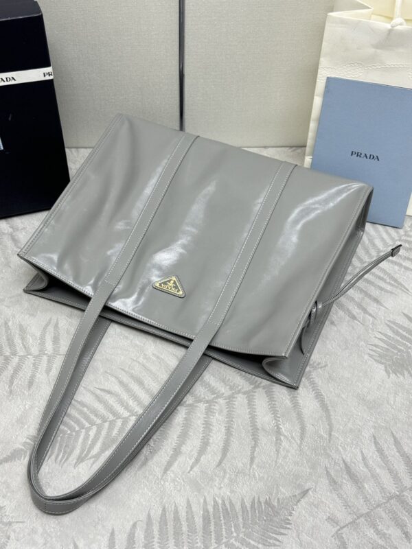 prada-antique-nappa-tote-grey-gallery-4