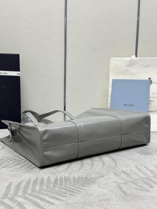 prada-antique-nappa-tote-grey-gallery-5