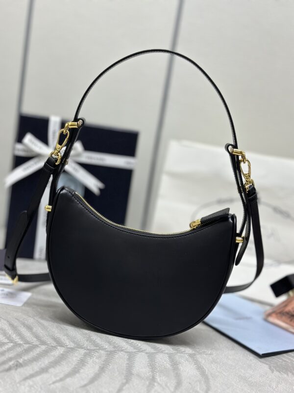 prada-arque-black-gallery-5