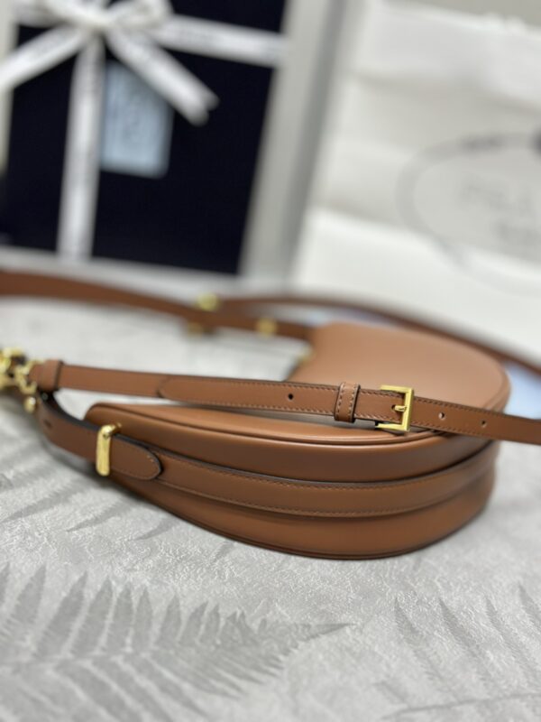 prada-arque-caramel-gallery-3