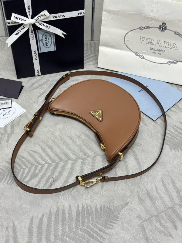prada-arque-caramel-gallery-5