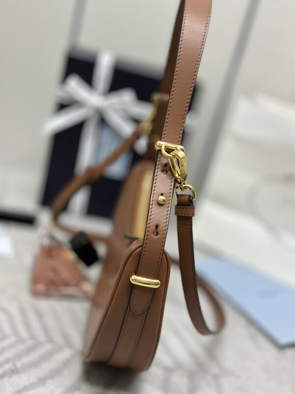 prada-arque-caramel-gallery-6