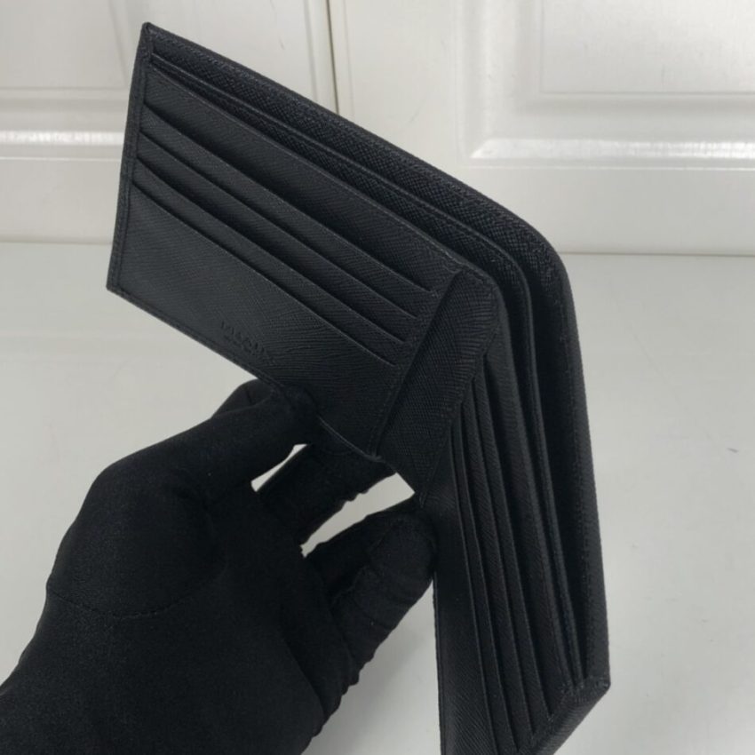 prada-bifold-wallet-black-gallery-5