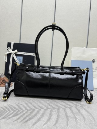 prada-black-leather-bag-gallery-3