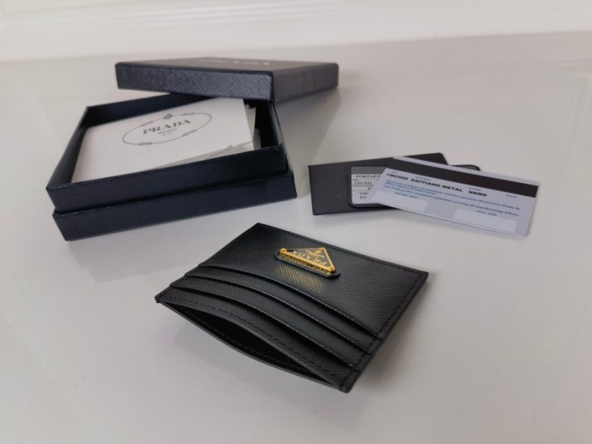 prada-card-holder-gallery-15
