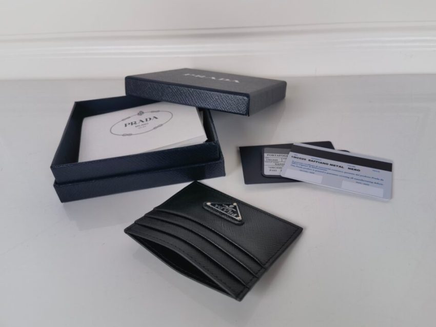 prada-card-holder-gallery-24