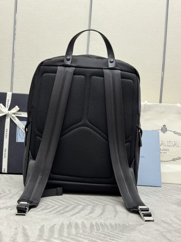 prada-clasic-backpack-gallery-1