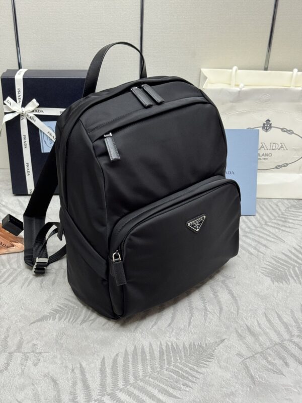prada-clasic-backpack-gallery-2