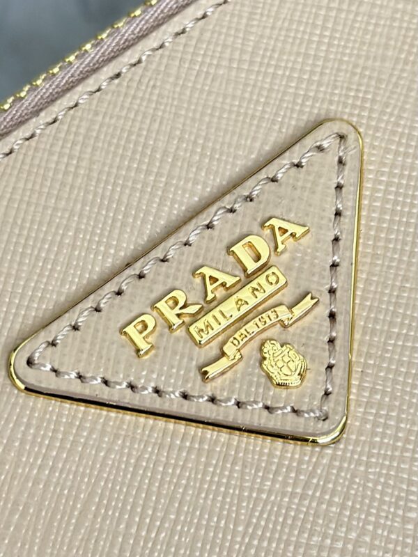 prada-galleria-beige-gallery-5