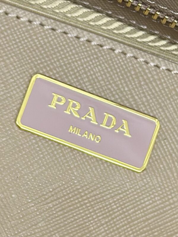 prada-galleria-beige-gallery-7