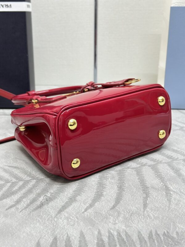 prada-galleria-red-patent-gallery-7