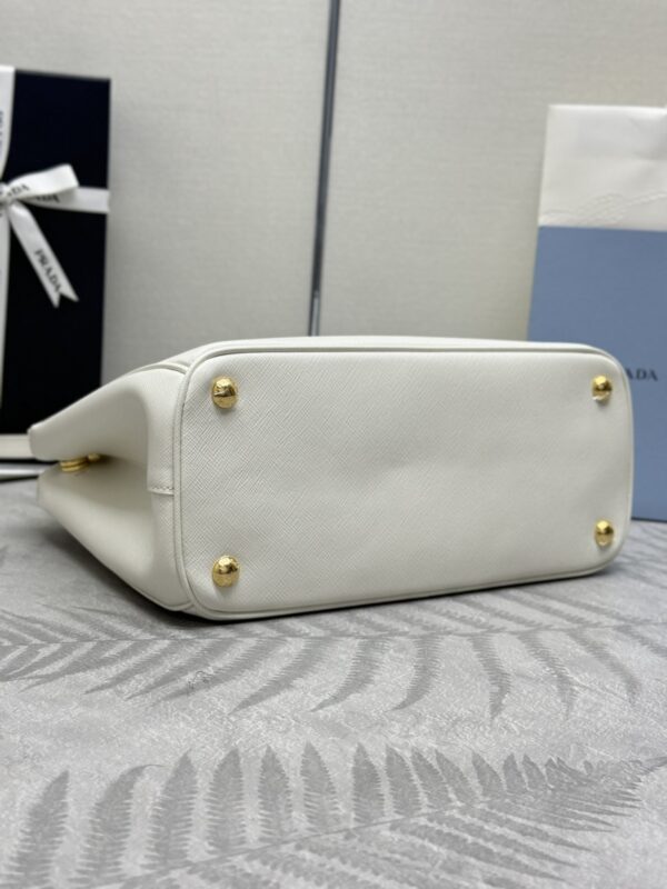 prada-galleria-white-gallery-3