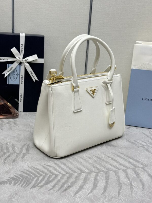 prada-galleria-white-gallery-4