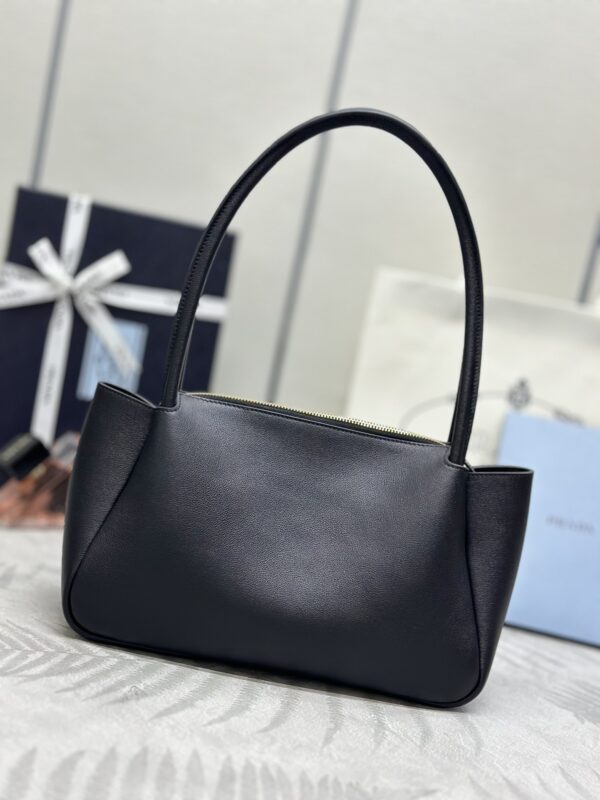 prada-medium-black-shoulder-bag-gallery-4