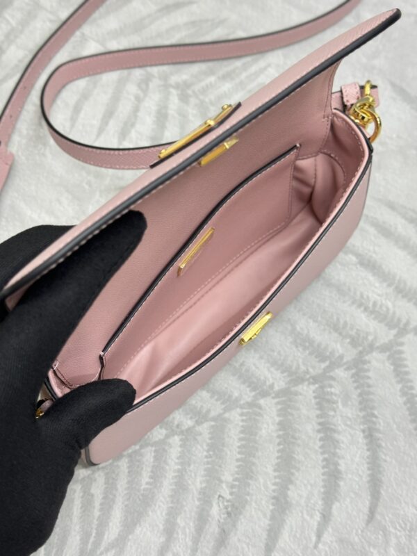 prada-mini-saffiano-pink-gallery-5