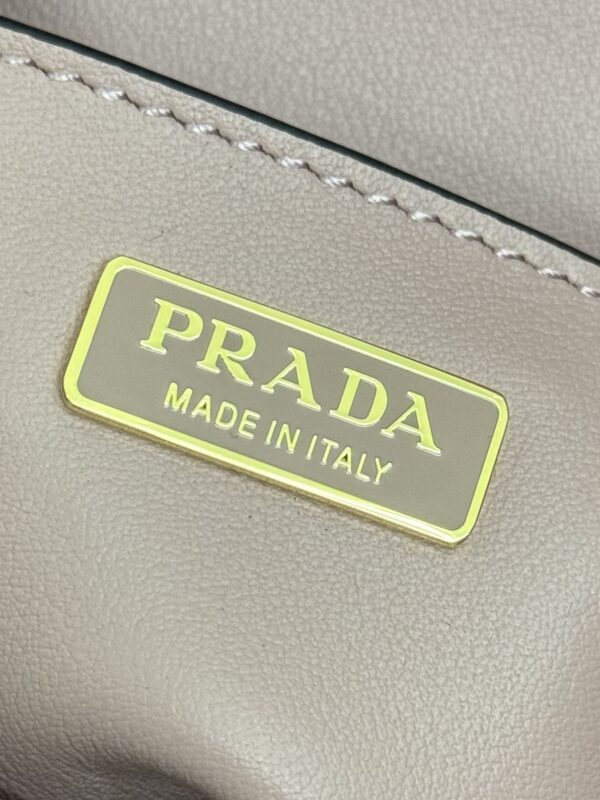 prada-mini-saffiano-pink-gallery-8