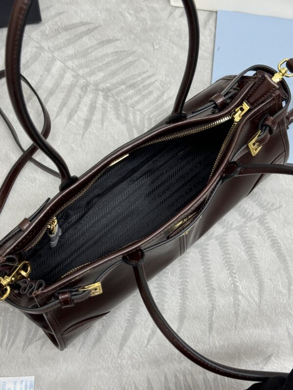 prada-naplak-patent-brown-gallery-3