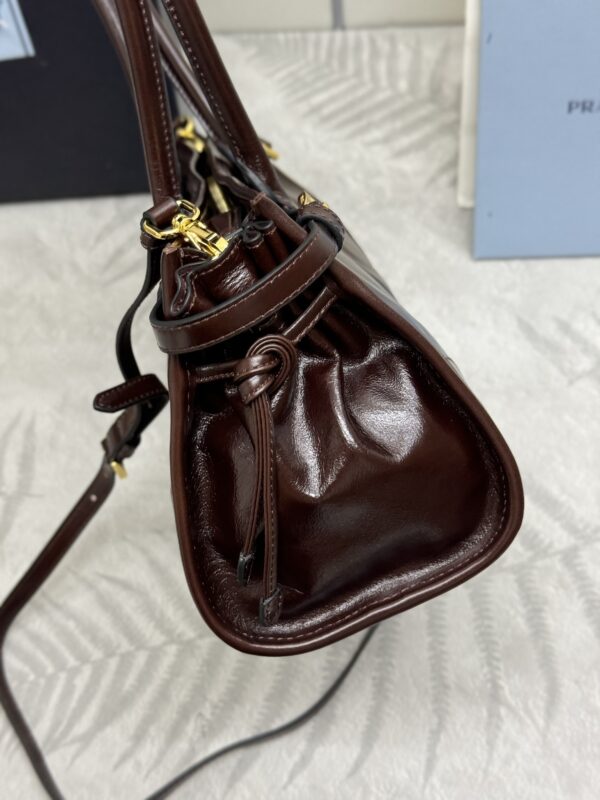 prada-naplak-patent-brown-gallery-4