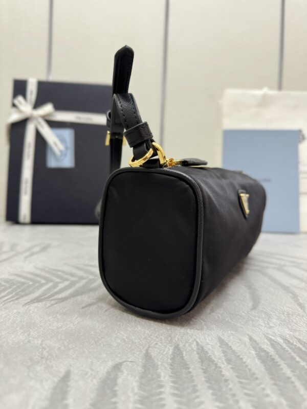 prada-nylon-shoulder-bag-gallery-1