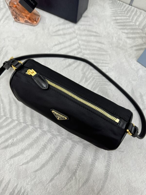 prada-nylon-shoulder-bag-gallery-2