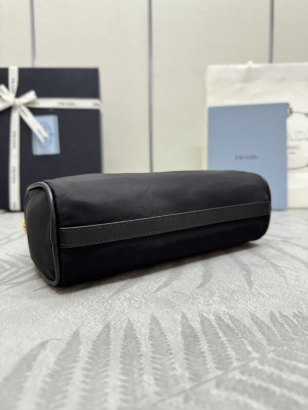 prada-nylon-shoulder-bag-gallery-3