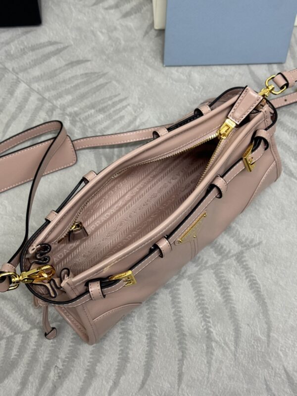 prada-pink-leather-handbag-gallery-2