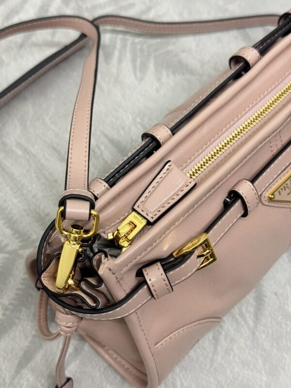 prada-pink-leather-handbag-gallery-3