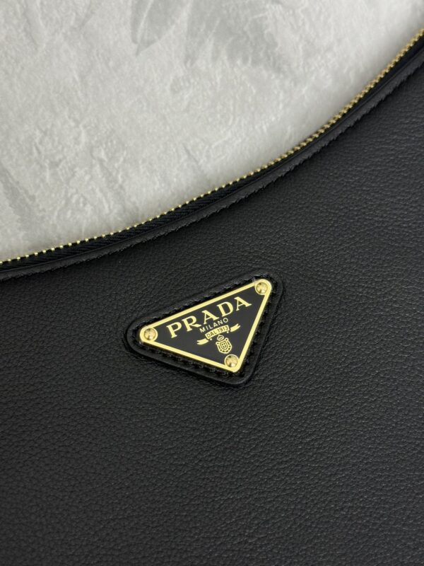 Prada-Prada-Aimee-Duża-Czarna-Galeria-3