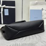 Prada-Prada-Aimee-Duża-Czarna-Galeria-4