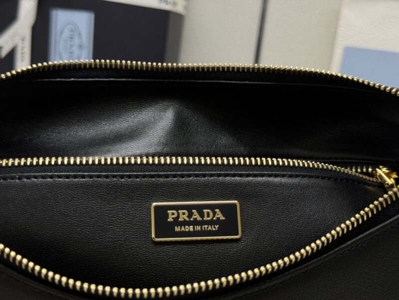 Prada-Prada-Aimee-Duża-Czarna-Galeria-8
