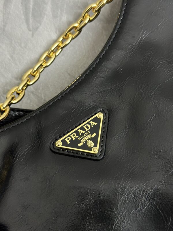 prada-re-edition-2002-2-gallery-4