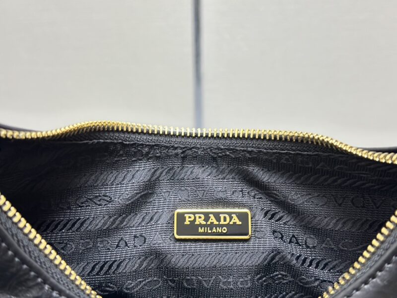prada-re-edition-2002-2-gallery-6