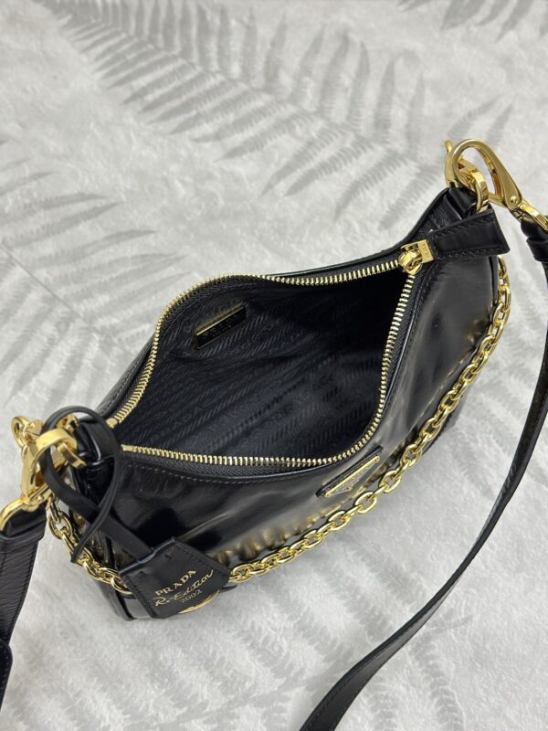 prada-re-edition-2002-2-gallery-7